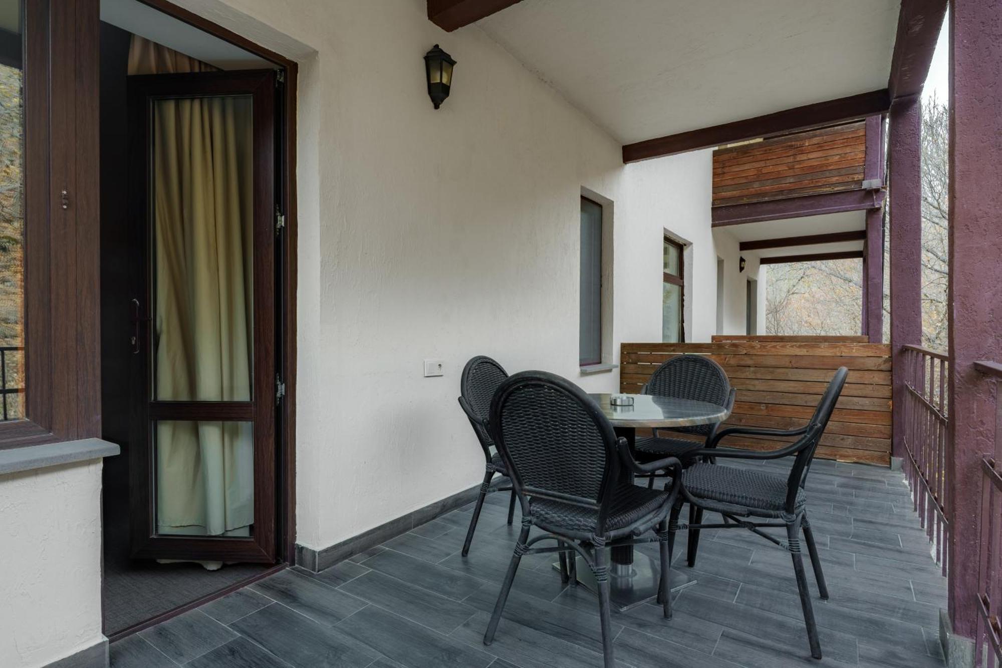 Apricot Aghveran Resort 외부 사진